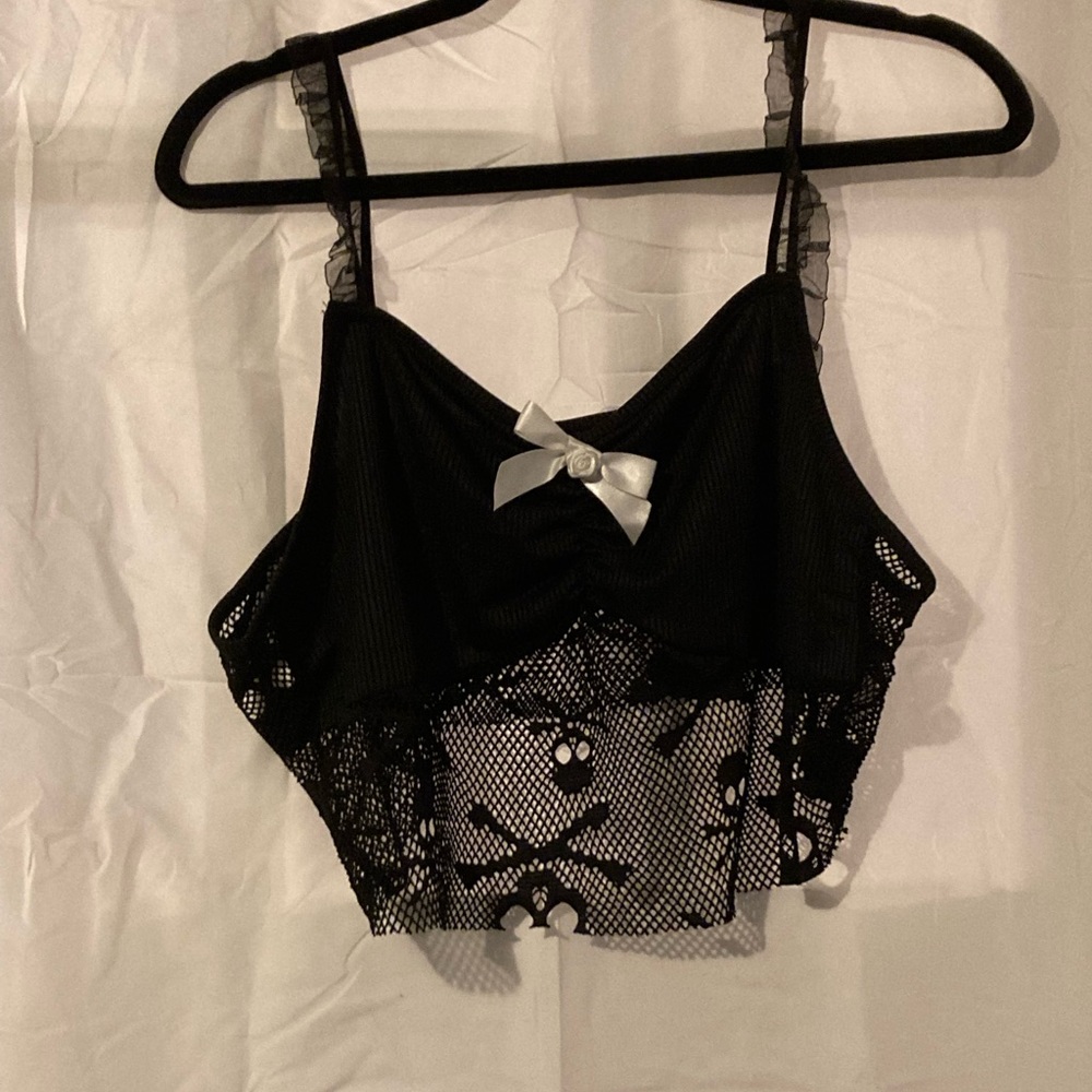 Skull lace cropped cami